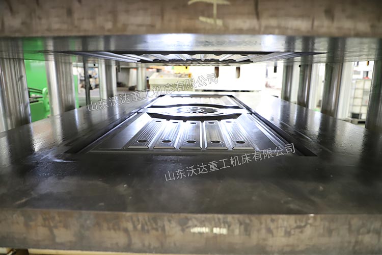 模具